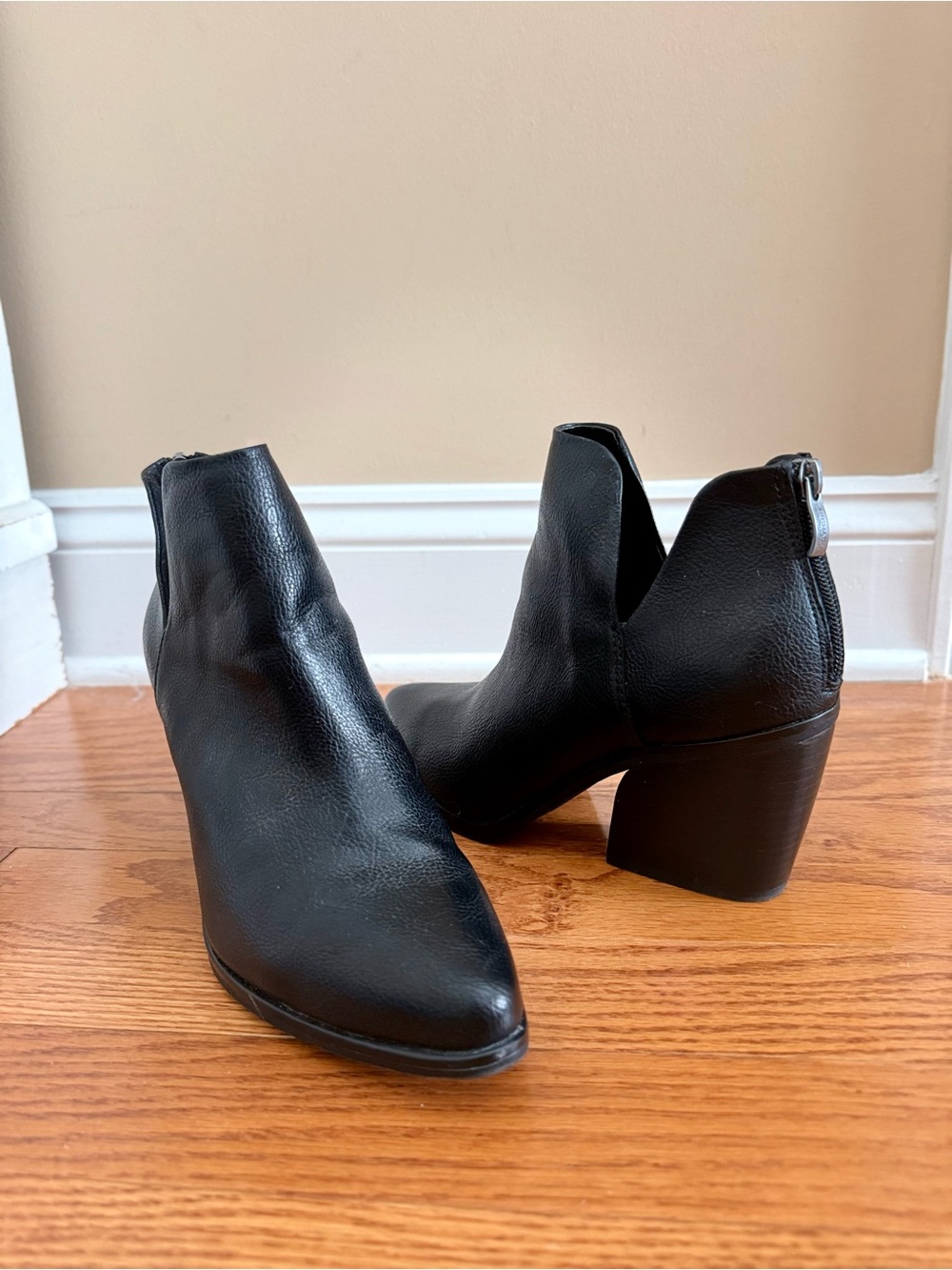 Michael Shannon Black Leather Pointed Ankle Booties